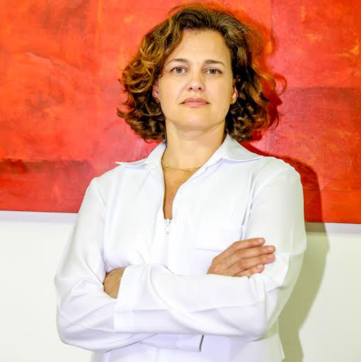 Dra. Débora Castilho